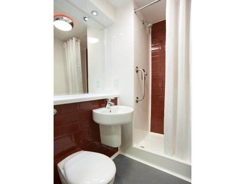 Travelodge High Wycombe Central Exteriér fotografie