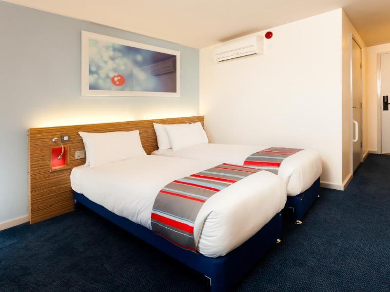 Travelodge High Wycombe Central Exteriér fotografie